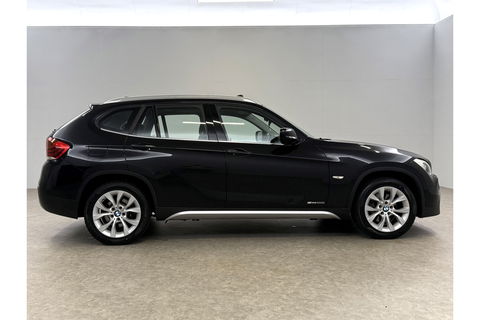 BMW X1 sDrive20i | APK tot 05-2026 | Pano Clima Cruise Trekhaak Navigatie PDC 17"LMV
