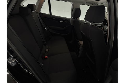 BMW X1 sDrive20i | APK tot 05-2026 | Pano Clima Cruise Trekhaak Navigatie PDC 17"LMV