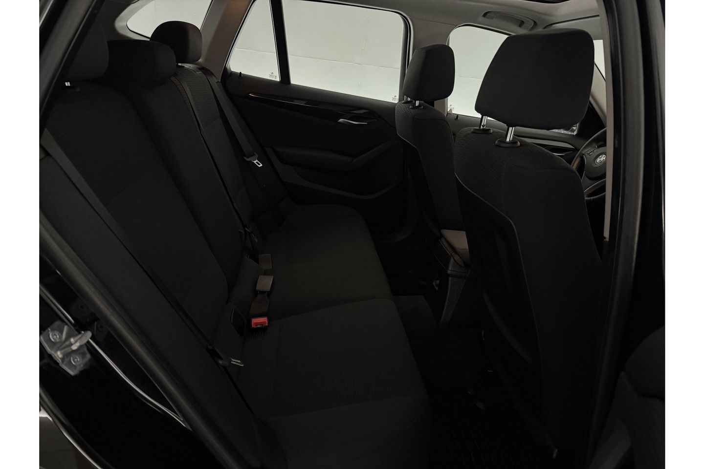 BMW X1 sDrive20i | APK tot 05-2026 | Pano Clima Cruise Trekhaak Navigatie PDC 17"LMV