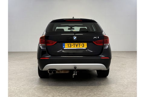 BMW X1 sDrive20i | APK tot 05-2026 | Pano Clima Cruise Trekhaak Navigatie PDC 17"LMV