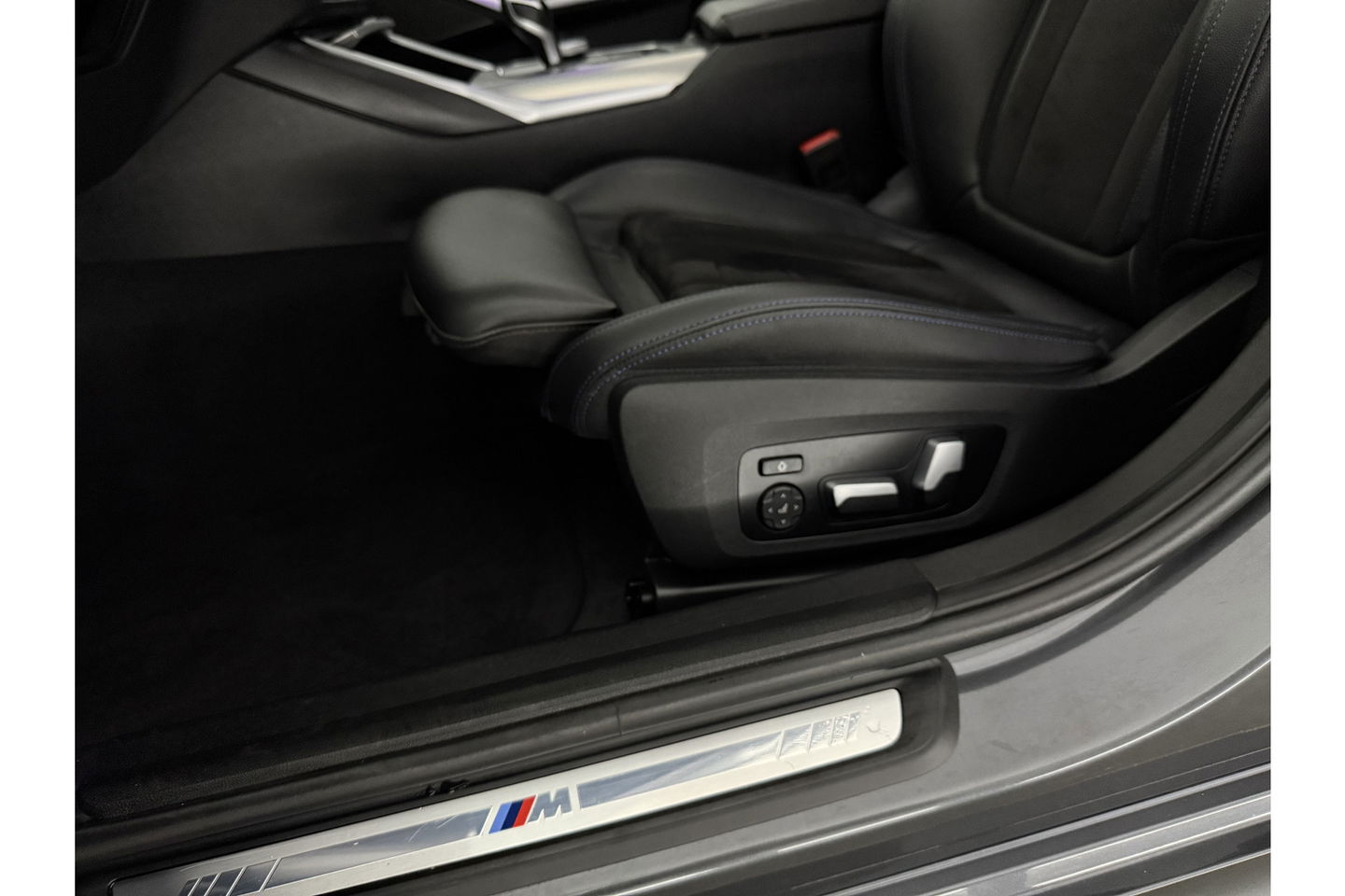 BMW 3-serie 330e xDrive Touring M-Sport 259PK | Pano | LED | Harman Kardon Audio | Trekhaak | Adaptive cruise Sfeer Virtual 19"LMV Carplay Clima Navi PDC