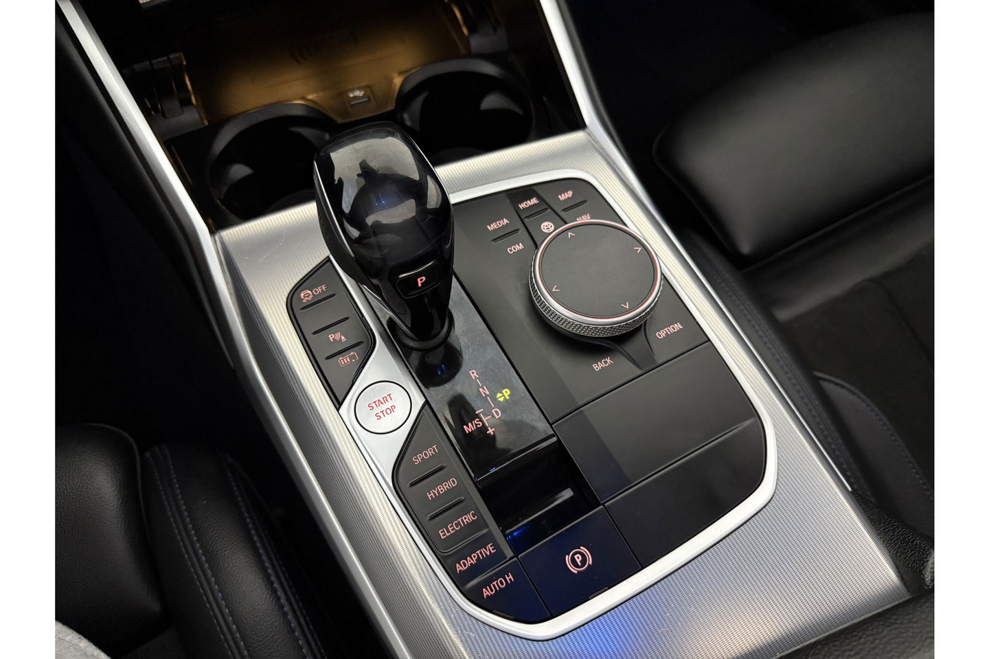 BMW 3-serie 330e xDrive Touring M-Sport 259PK | Pano | LED | Harman Kardon Audio | Trekhaak | Adaptive cruise Sfeer Virtual 19"LMV Carplay Clima Navi PDC