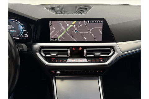 BMW 3-serie 330e xDrive Touring M-Sport 259PK | Pano | LED | Harman Kardon Audio | Trekhaak | Adaptive cruise Sfeer Virtual 19"LMV Carplay Clima Navi PDC
