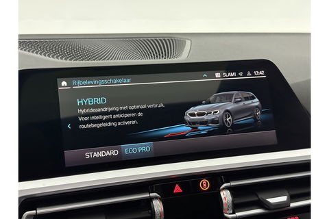 BMW 3-serie 330e xDrive Touring M-Sport 259PK | Pano | LED | Harman Kardon Audio | Trekhaak | Adaptive cruise Sfeer Virtual 19"LMV Carplay Clima Navi PDC