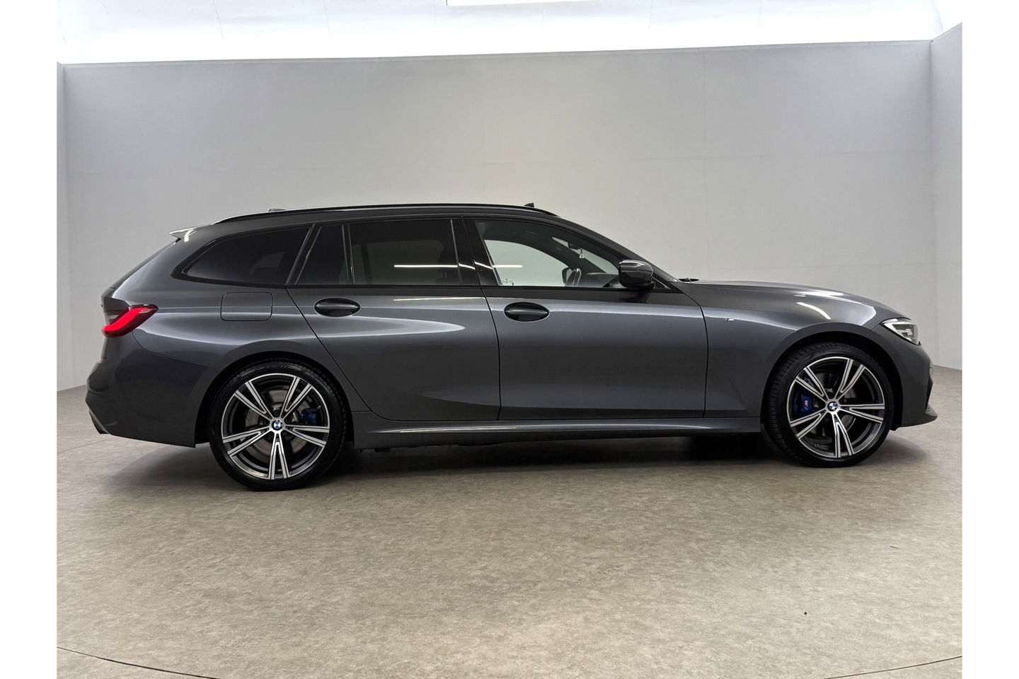 BMW 3-serie 330e xDrive Touring M-Sport 259PK | Pano | LED | Harman Kardon Audio | Trekhaak | Adaptive cruise Sfeer Virtual 19"LMV Carplay Clima Navi PDC
