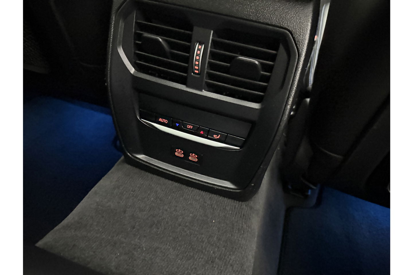 BMW 3-serie 330e xDrive Touring M-Sport 259PK | Pano | LED | Harman Kardon Audio | Trekhaak | Adaptive cruise Sfeer Virtual 19"LMV Carplay Clima Navi PDC