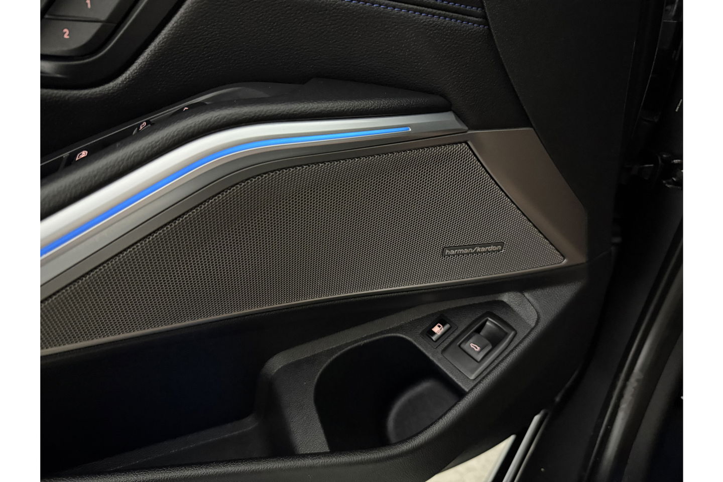 BMW 3-serie 330e xDrive Touring M-Sport 259PK | Pano | LED | Harman Kardon Audio | Trekhaak | Adaptive cruise Sfeer Virtual 19"LMV Carplay Clima Navi PDC