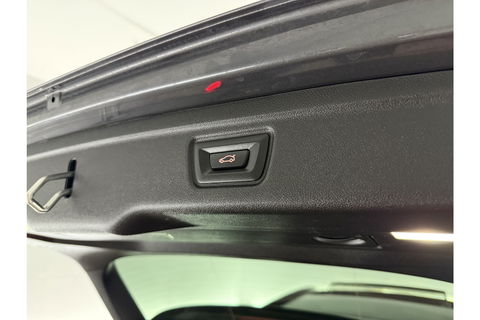 BMW 3-serie 330e xDrive Touring M-Sport 259PK | Pano | LED | Harman Kardon Audio | Trekhaak | Adaptive cruise Sfeer Virtual 19"LMV Carplay Clima Navi PDC