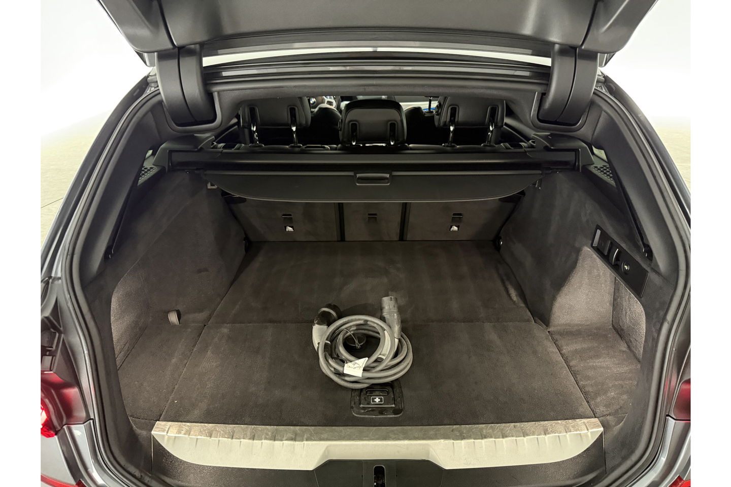 BMW 3-serie 330e xDrive Touring M-Sport 259PK | Pano | LED | Harman Kardon Audio | Trekhaak | Adaptive cruise Sfeer Virtual 19"LMV Carplay Clima Navi PDC