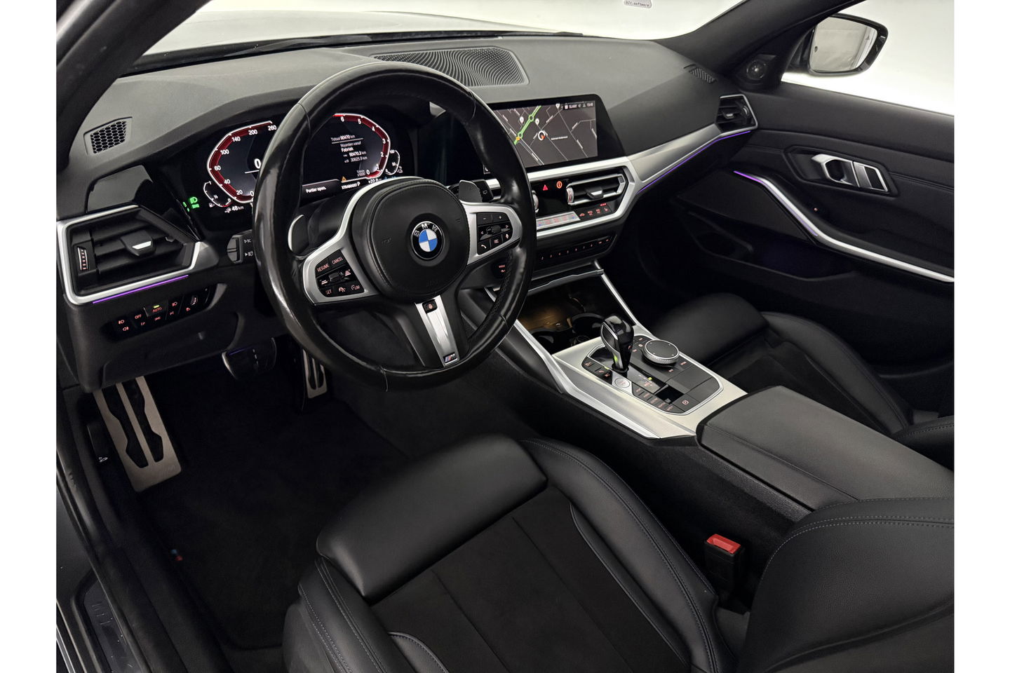 BMW 3-serie 330e xDrive Touring M-Sport 259PK | Pano | LED | Harman Kardon Audio | Trekhaak | Adaptive cruise Sfeer Virtual 19"LMV Carplay Clima Navi PDC
