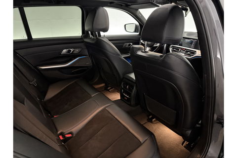 BMW 3-serie 330e xDrive Touring M-Sport 259PK | Pano | LED | Harman Kardon Audio | Trekhaak | Adaptive cruise Sfeer Virtual 19"LMV Carplay Clima Navi PDC