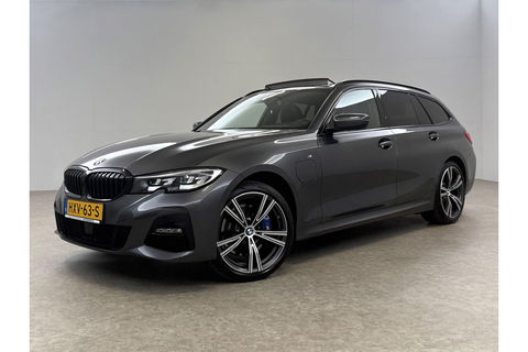 BMW 3-serie 330e xDrive Touring M-Sport 259PK | Pano | LED | Harman Kardon Audio | Trekhaak | Adaptive cruise Sfeer Virtual 19"LMV Carplay Clima Navi PDC