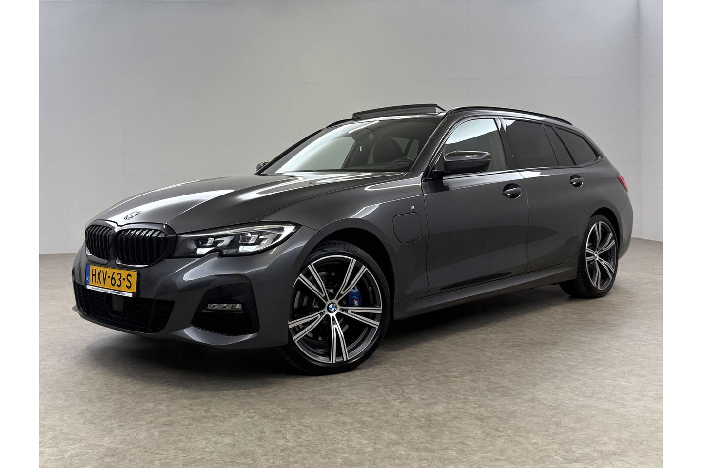 BMW 3-serie 330e xDrive Touring M-Sport 259PK | Pano | LED | Harman Kardon Audio | Trekhaak | Adaptive cruise Sfeer Virtual 19"LMV Carplay Clima Navi PDC