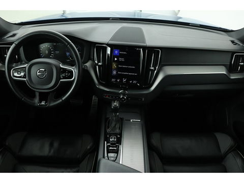 Volvo XC60 2.0 D4 R-Design | Adaptive cruise | Stoel & stuurverwarming | Trekhaak | Half leder | Full LED | Achterbankverwarming | Navigatie