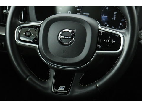 Volvo XC60 2.0 D4 R-Design | Adaptive cruise | Stoel & stuurverwarming | Trekhaak | Half leder | Full LED | Achterbankverwarming | Navigatie