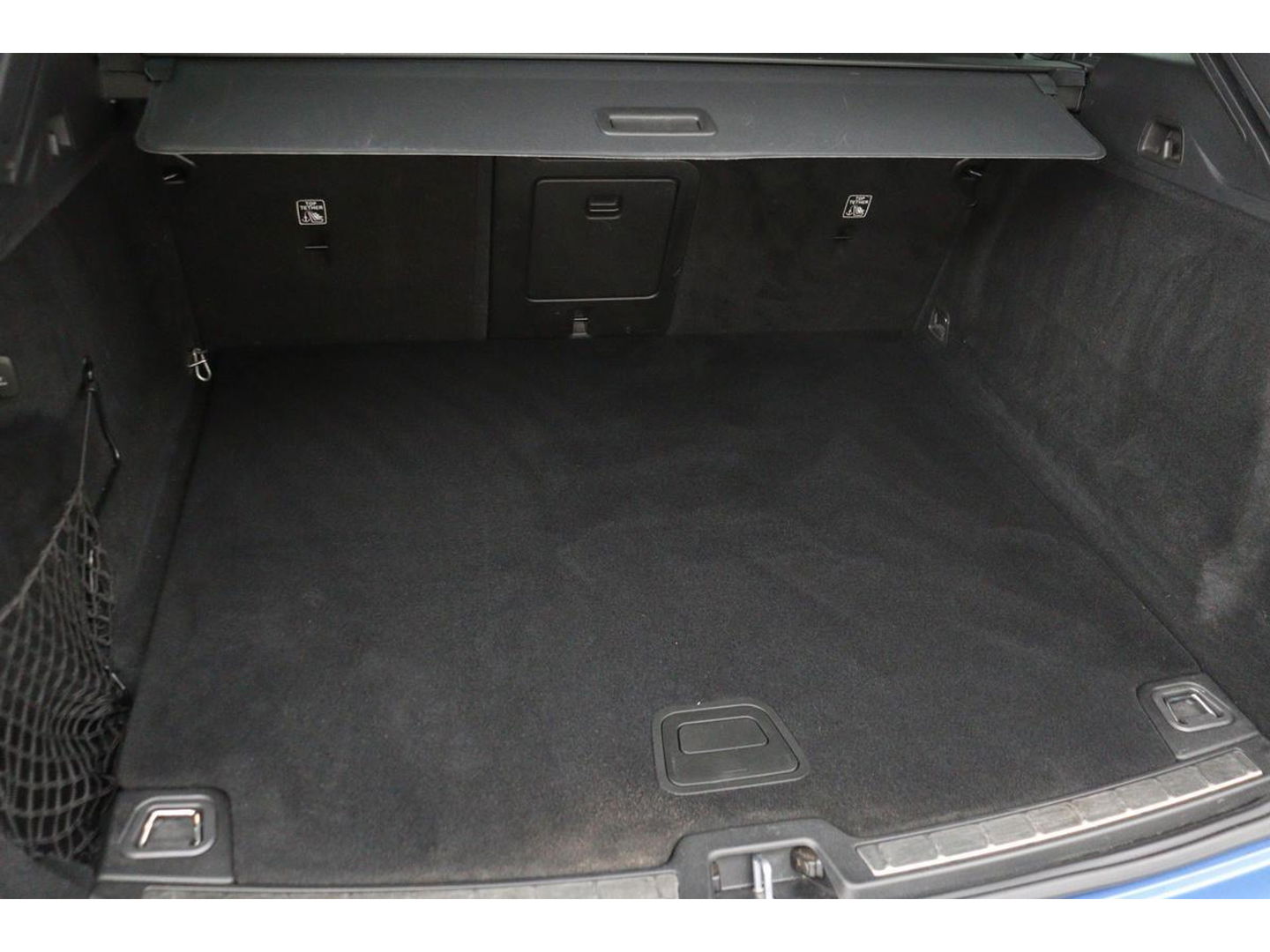 Volvo XC60 2.0 D4 R-Design | Adaptive cruise | Stoel & stuurverwarming | Trekhaak | Half leder | Full LED | Achterbankverwarming | Navigatie