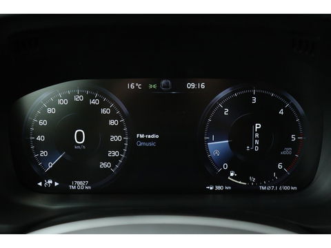 Volvo XC60 2.0 D4 R-Design | Adaptive cruise | Stoel & stuurverwarming | Trekhaak | Half leder | Full LED | Achterbankverwarming | Navigatie