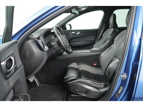 Volvo XC60 2.0 D4 R-Design | Adaptive cruise | Stoel & stuurverwarming | Trekhaak | Half leder | Full LED | Achterbankverwarming | Navigatie