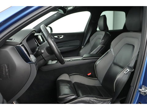 Volvo XC60 2.0 D4 R-Design | Adaptive cruise | Stoel & stuurverwarming | Trekhaak | Half leder | Full LED | Achterbankverwarming | Navigatie