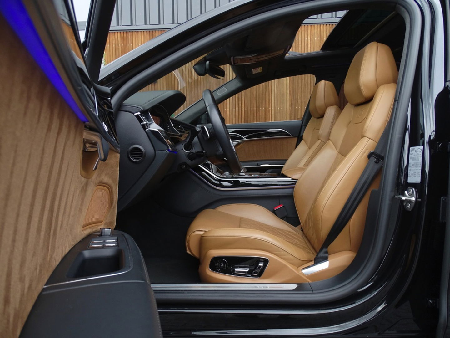 Audi A8 60 TFSIe LANG 449PK Quattro / Audi Exclusive / Laser / B&O