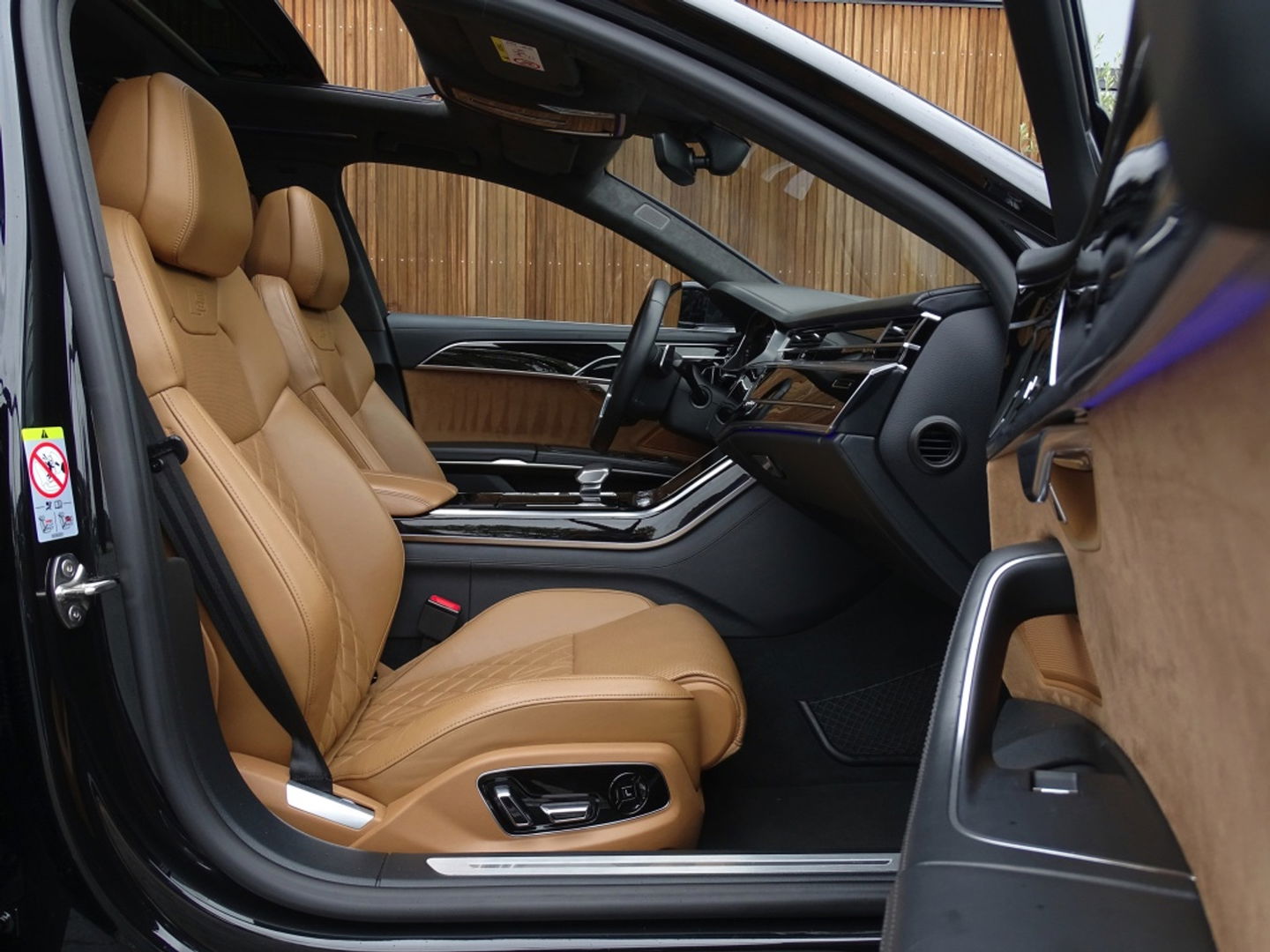 Audi A8 60 TFSIe LANG 449PK Quattro / Audi Exclusive / Laser / B&O