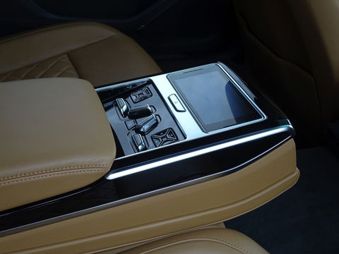 Audi A8 60 TFSIe LANG 449PK Quattro / Audi Exclusive / Laser / B&O