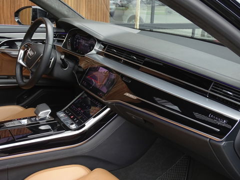 Audi A8 60 TFSIe LANG 449PK Quattro / Audi Exclusive / Laser / B&O