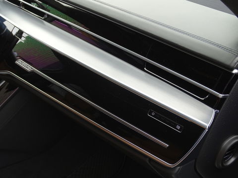 Audi A8 60 TFSIe LANG 449PK Quattro / Audi Exclusive / Laser / B&O