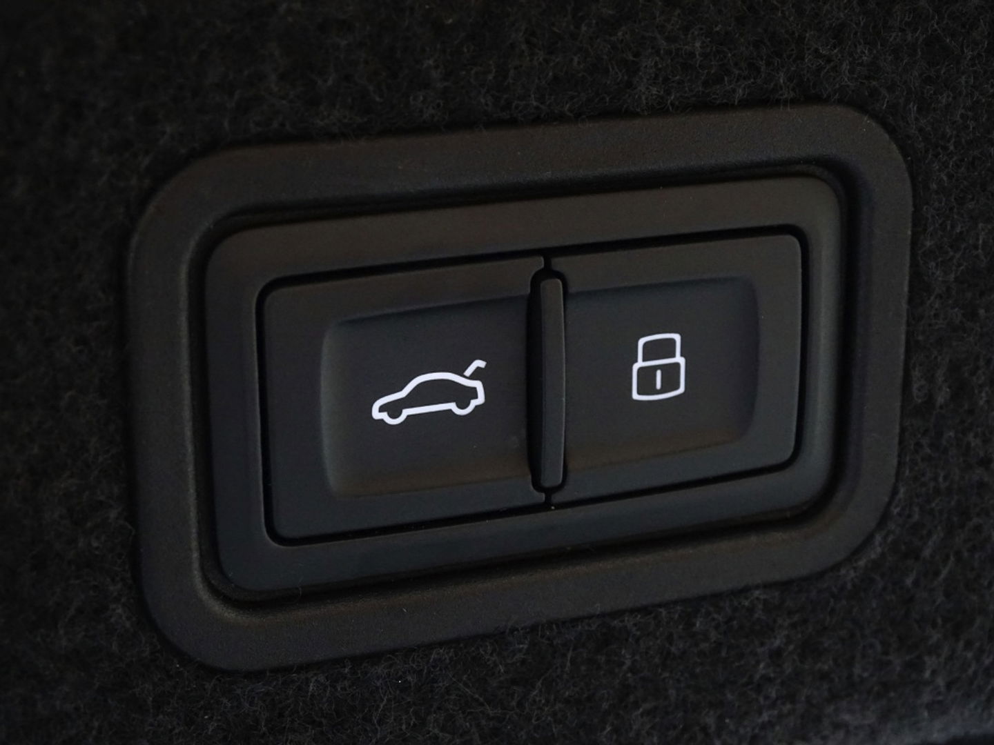 Audi A8 60 TFSIe LANG 449PK Quattro / Audi Exclusive / Laser / B&O