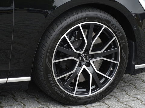Audi A8 60 TFSIe LANG 449PK Quattro / Audi Exclusive / Laser / B&O