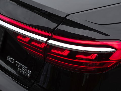 Audi A8 60 TFSIe LANG 449PK Quattro / Audi Exclusive / Laser / B&O