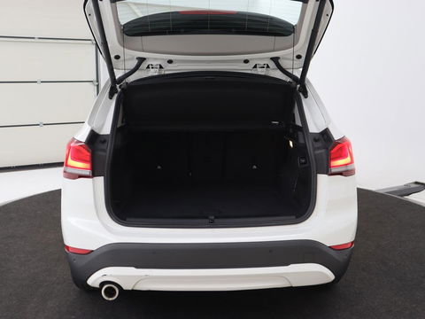 BMW X1 xDrive25e eDrive Edition | Leder | Head-Up | Stoelverwarming | Full LED | Navigatie | Climate control | Parkeerhulp | Cruise control | DAB