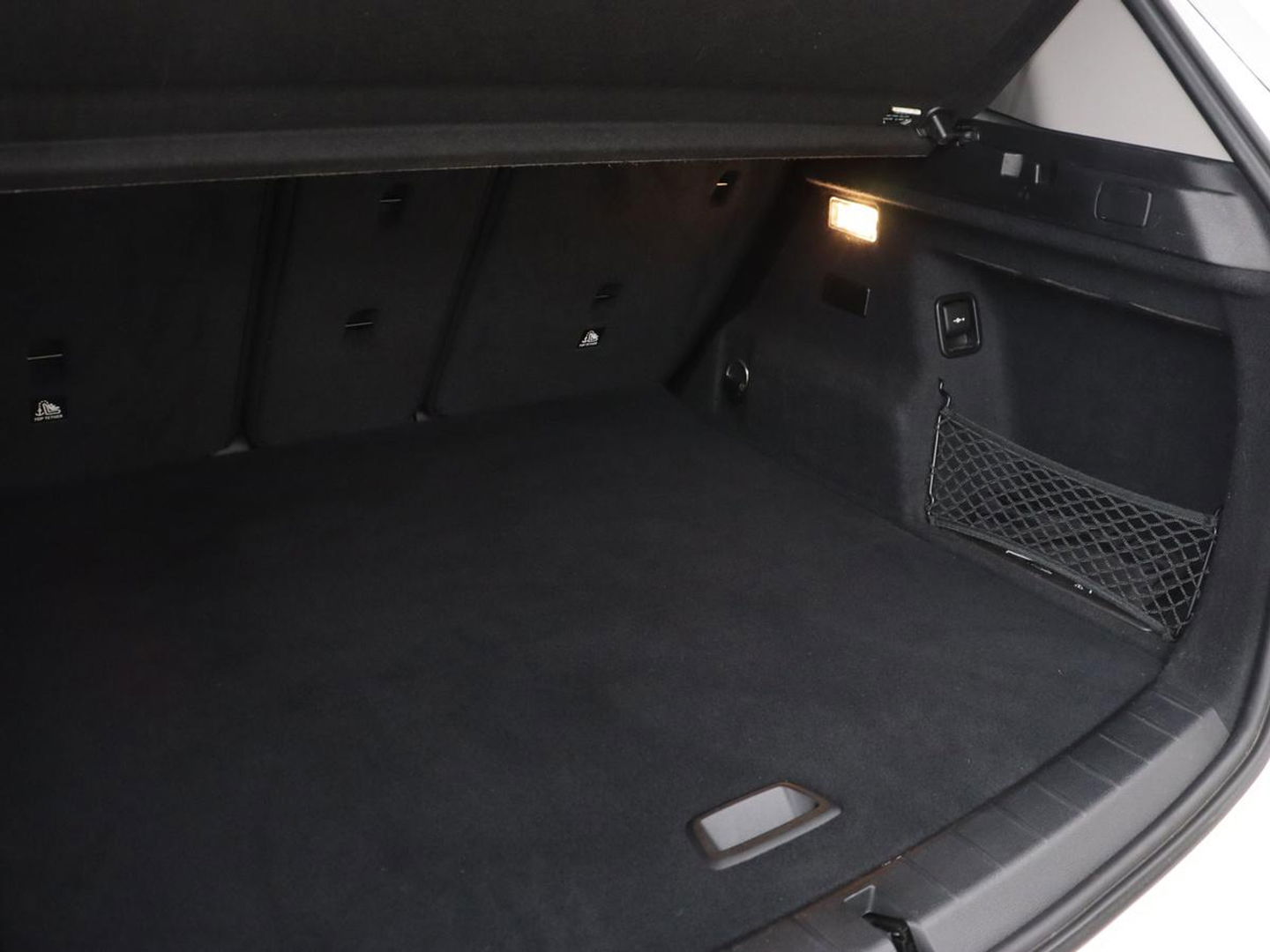 BMW X1 xDrive25e eDrive Edition | Leder | Head-Up | Stoelverwarming | Full LED | Navigatie | Climate control | Parkeerhulp | Cruise control | DAB