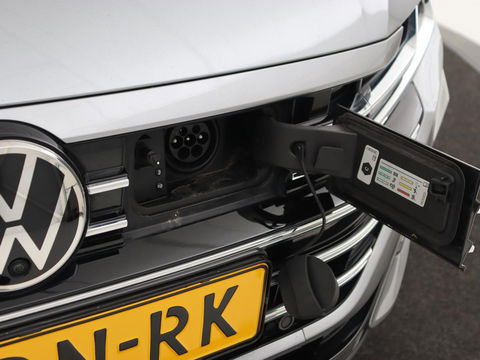 Volkswagen Arteon 1.4 TSI eHybrid R-Line | Panoramadak | Leder | Head-Up | Stoelverwarming | 360 Camera | Matrix LED | Massage | Park Assist | Sportstoelen | Keyless | Achterbankverwarming | Carplay | PHEV