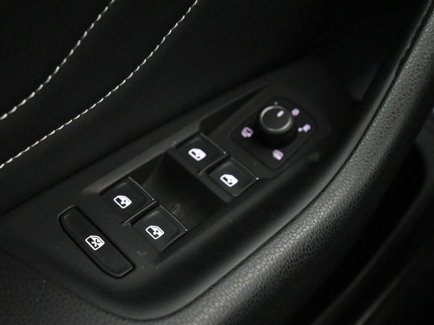 Volkswagen Arteon 1.4 TSI eHybrid R-Line | Panoramadak | Leder | Head-Up | Stoelverwarming | 360 Camera | Matrix LED | Massage | Park Assist | Sportstoelen | Keyless | Achterbankverwarming | Carplay | PHEV