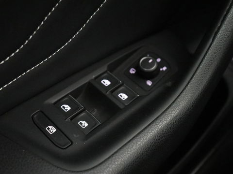 Volkswagen Arteon 1.4 TSI eHybrid R-Line | Panoramadak | Leder | Head-Up | Stoelverwarming | 360 Camera | Matrix LED | Massage | Park Assist | Sportstoelen | Keyless | Achterbankverwarming | Carplay | PHEV