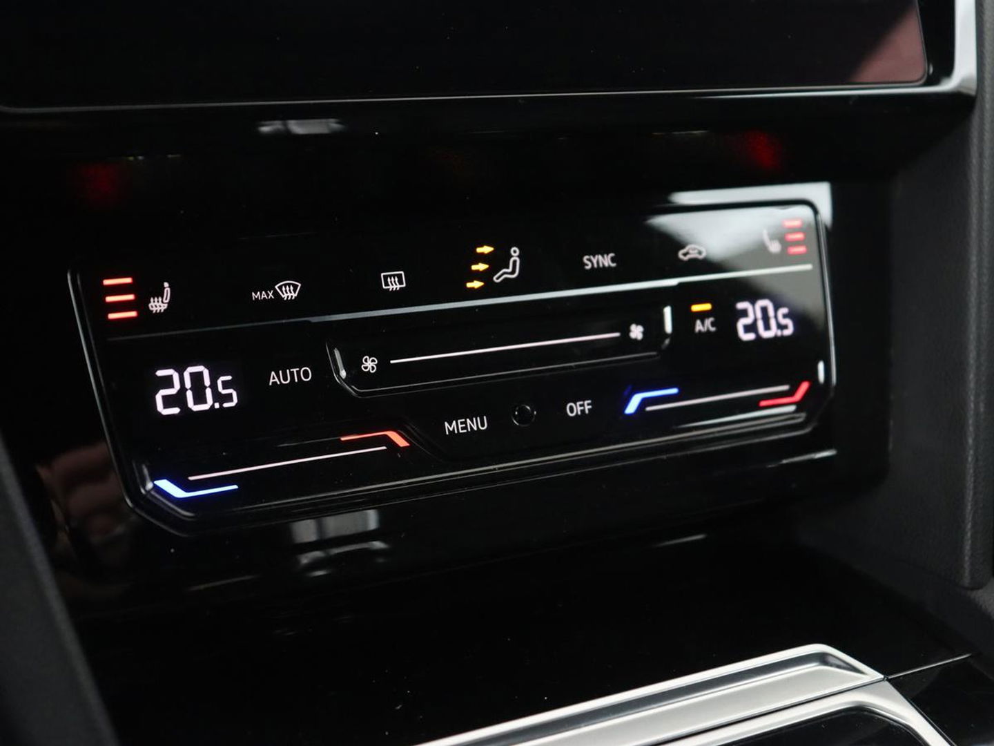 Volkswagen Arteon 1.4 TSI eHybrid R-Line | Panoramadak | Leder | Head-Up | Stoelverwarming | 360 Camera | Matrix LED | Massage | Park Assist | Sportstoelen | Keyless | Achterbankverwarming | Carplay | PHEV