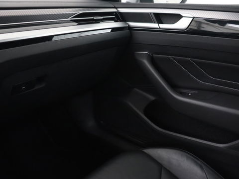 Volkswagen Arteon 1.4 TSI eHybrid R-Line | Panoramadak | Leder | Head-Up | Stoelverwarming | 360 Camera | Matrix LED | Massage | Park Assist | Sportstoelen | Keyless | Achterbankverwarming | Carplay | PHEV