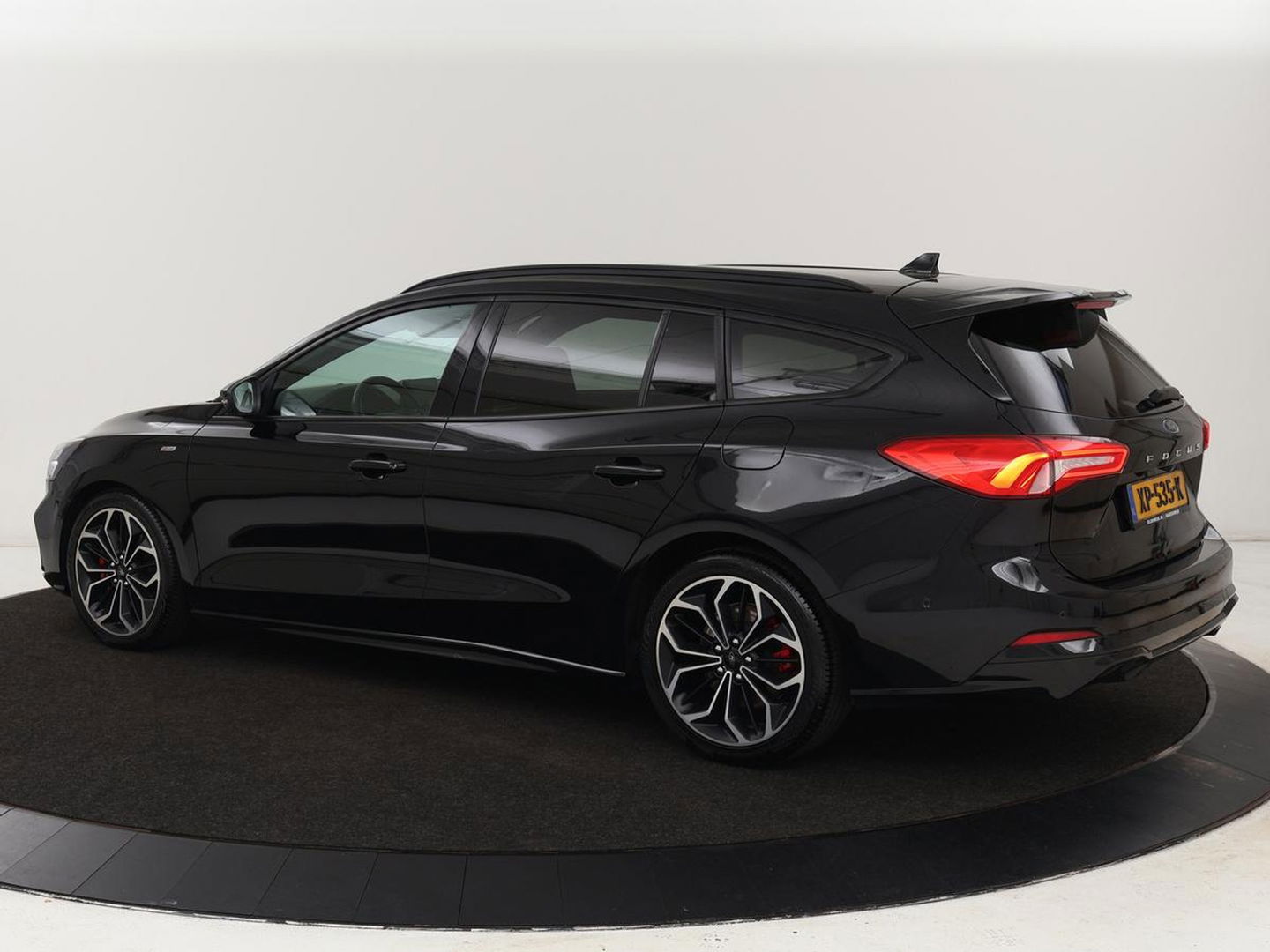 Ford Focus 2.0 EcoBlue ST Line | Stoel & stuurverwarming | Trekhaak | Adaptive cruise | Camera | Full LED | Keyless | B&O Sound | Navigatie | Carplay