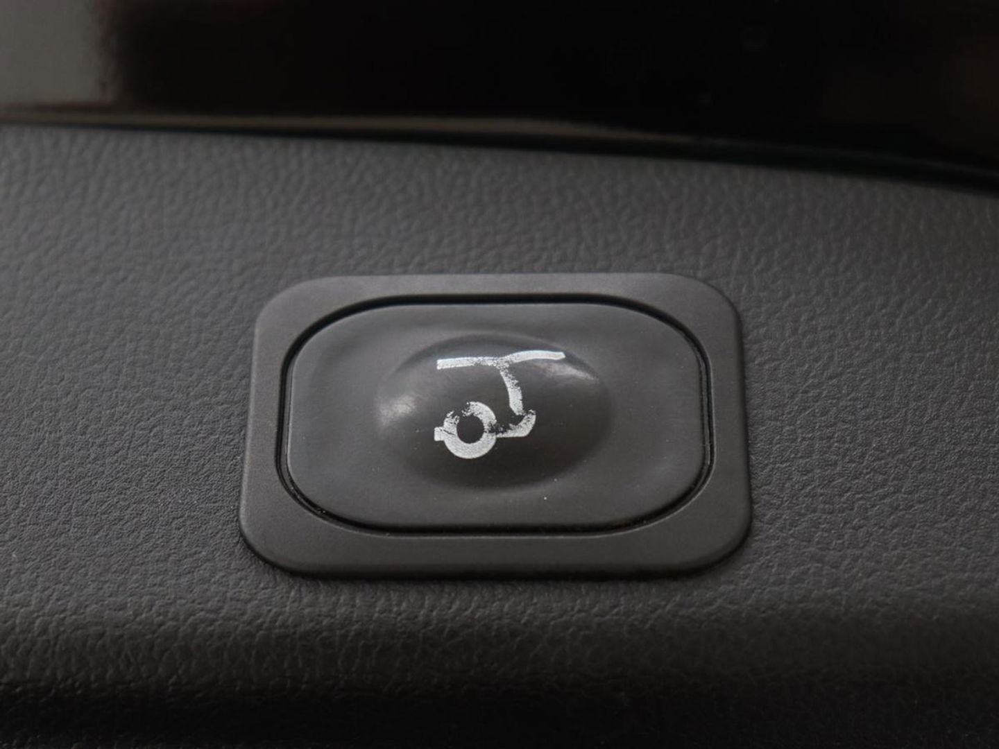 Ford Focus 2.0 EcoBlue ST Line | Stoel & stuurverwarming | Trekhaak | Adaptive cruise | Camera | Full LED | Keyless | B&O Sound | Navigatie | Carplay