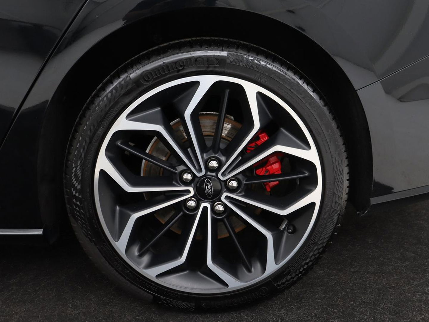 Ford Focus 2.0 EcoBlue ST Line | Stoel & stuurverwarming | Trekhaak | Adaptive cruise | Camera | Full LED | Keyless | B&O Sound | Navigatie | Carplay