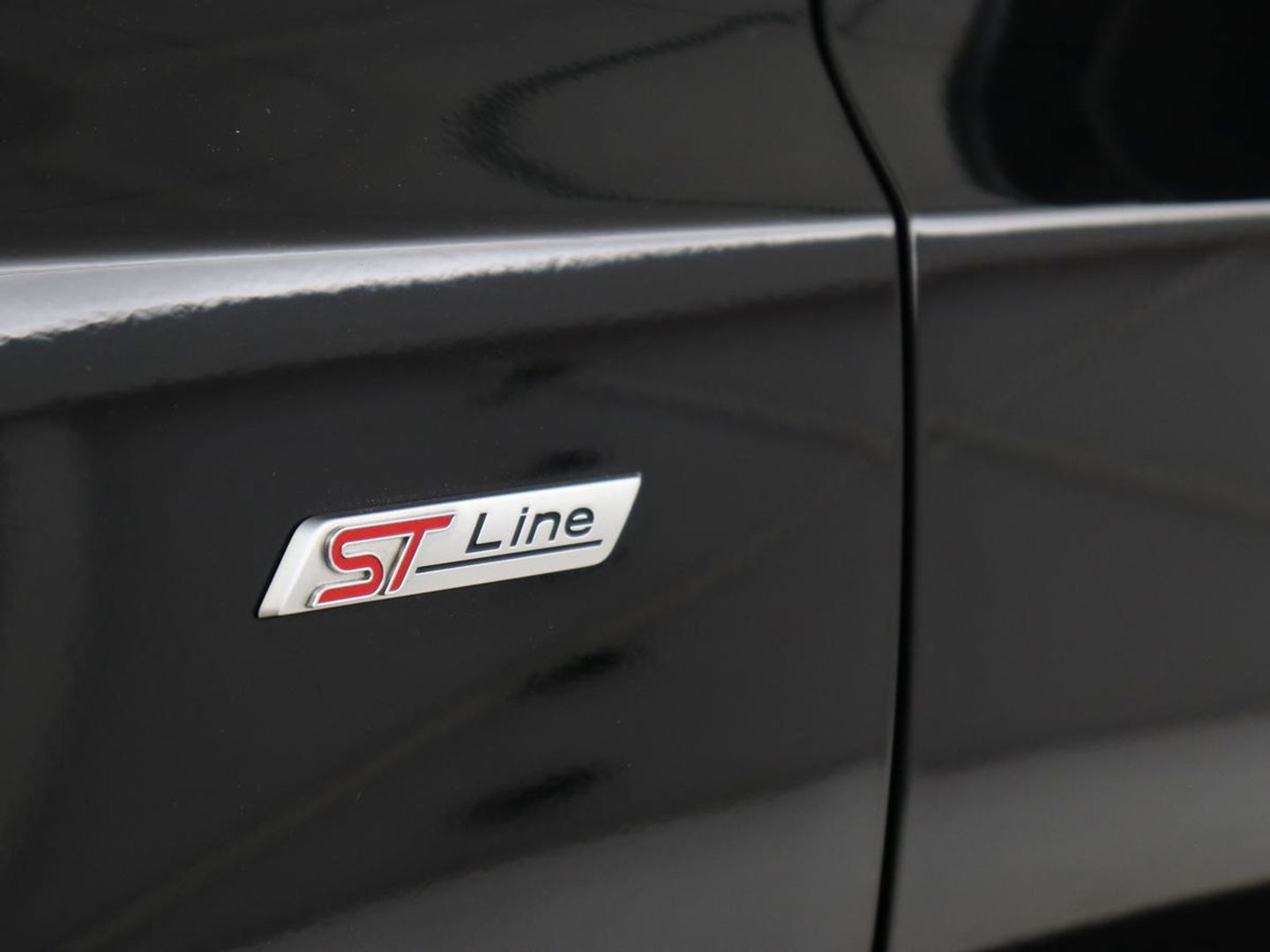 Ford Focus 2.0 EcoBlue ST Line | Stoel & stuurverwarming | Trekhaak | Adaptive cruise | Camera | Full LED | Keyless | B&O Sound | Navigatie | Carplay