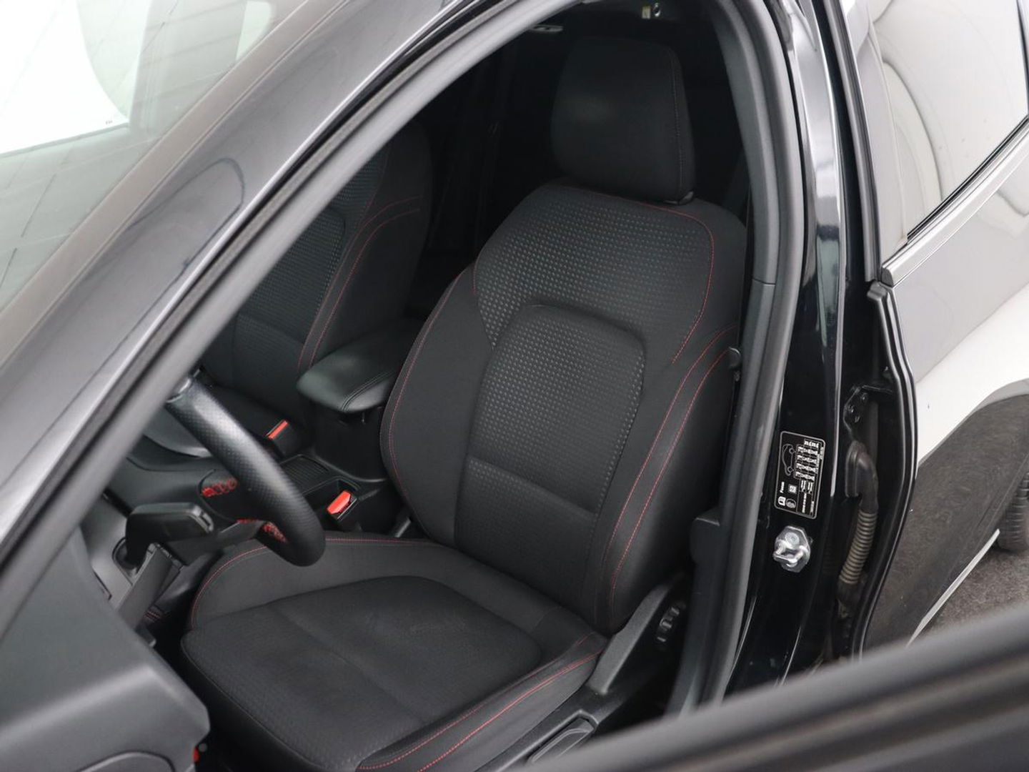 Ford Focus 2.0 EcoBlue ST Line | Stoel & stuurverwarming | Trekhaak | Adaptive cruise | Camera | Full LED | Keyless | B&O Sound | Navigatie | Carplay