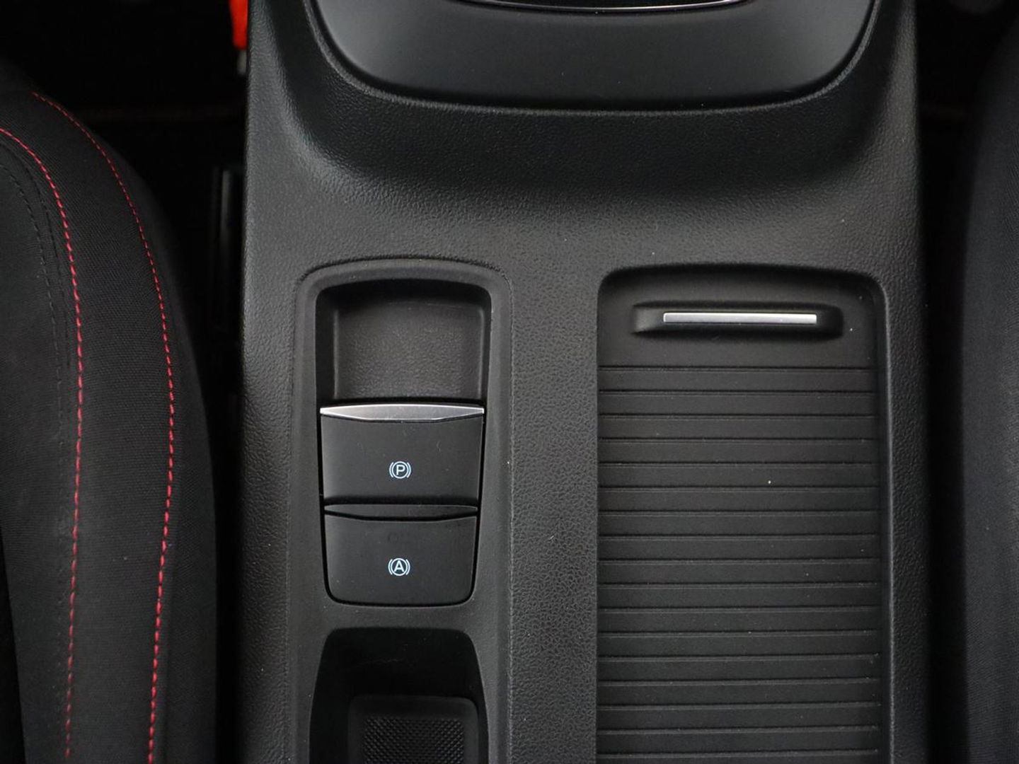 Ford Focus 2.0 EcoBlue ST Line | Stoel & stuurverwarming | Trekhaak | Adaptive cruise | Camera | Full LED | Keyless | B&O Sound | Navigatie | Carplay