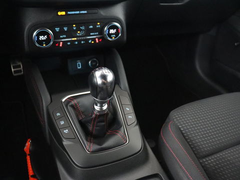 Ford Focus 2.0 EcoBlue ST Line | Stoel & stuurverwarming | Trekhaak | Adaptive cruise | Camera | Full LED | Keyless | B&O Sound | Navigatie | Carplay