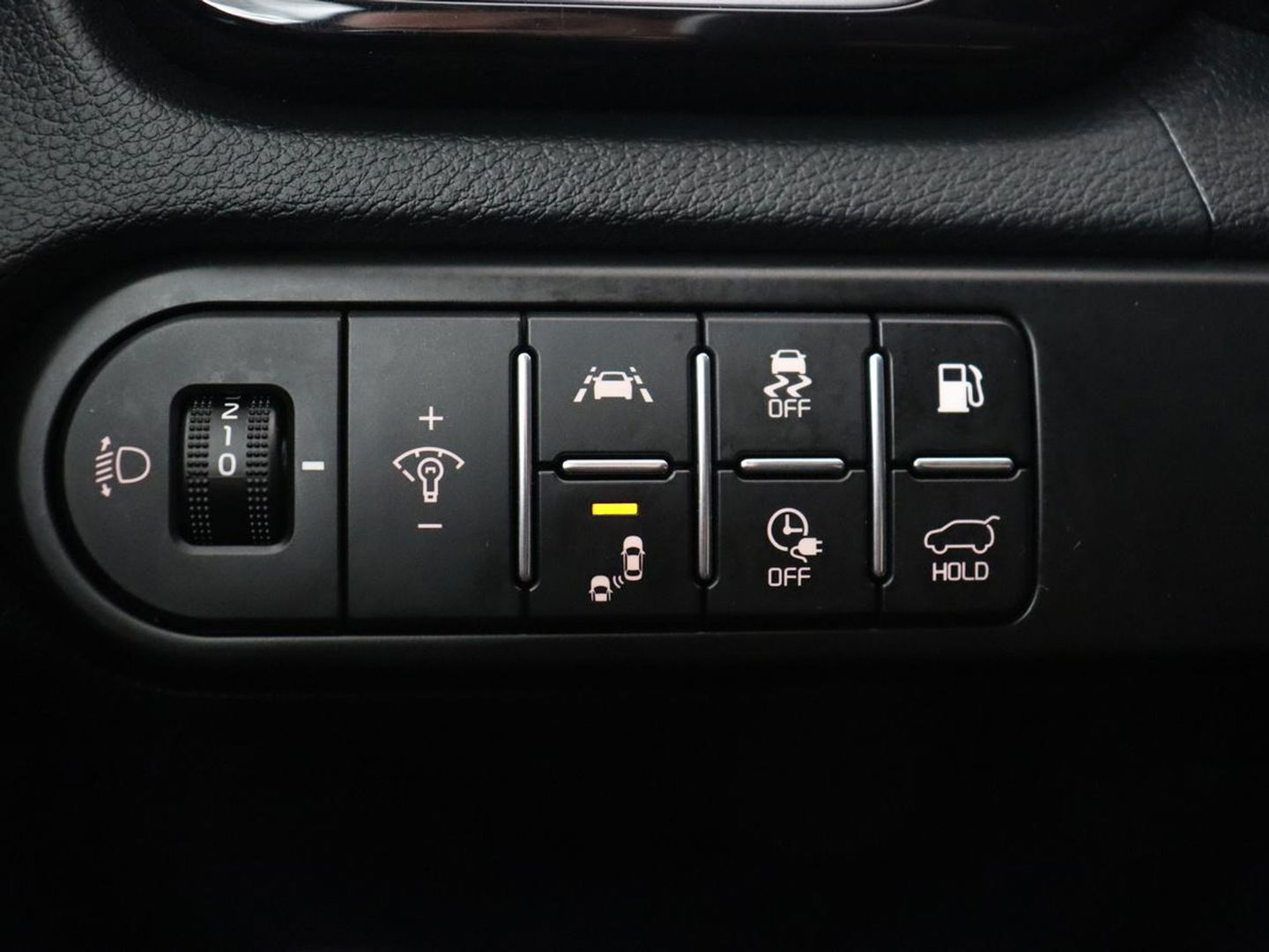 Kia Ceed 1.6 GDI PHEV DynamicPlusLine | Stoel & stuurverwarming | Adaptive cruise | Memory | Camera | Carplay | Full LED | Achterbankverwarming | Navigatie | Keyless