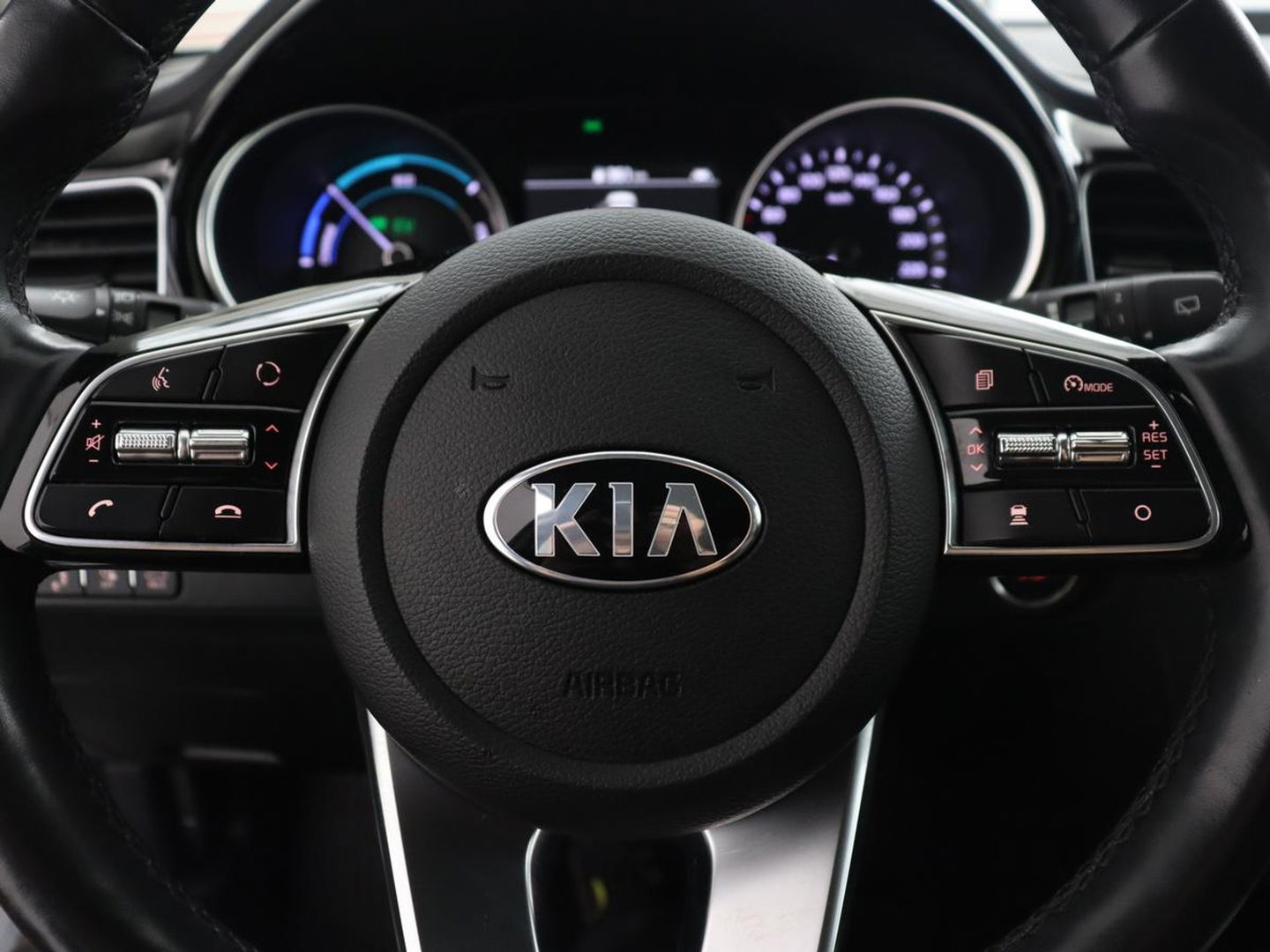 Kia Ceed 1.6 GDI PHEV DynamicPlusLine | Stoel & stuurverwarming | Adaptive cruise | Memory | Camera | Carplay | Full LED | Achterbankverwarming | Navigatie | Keyless