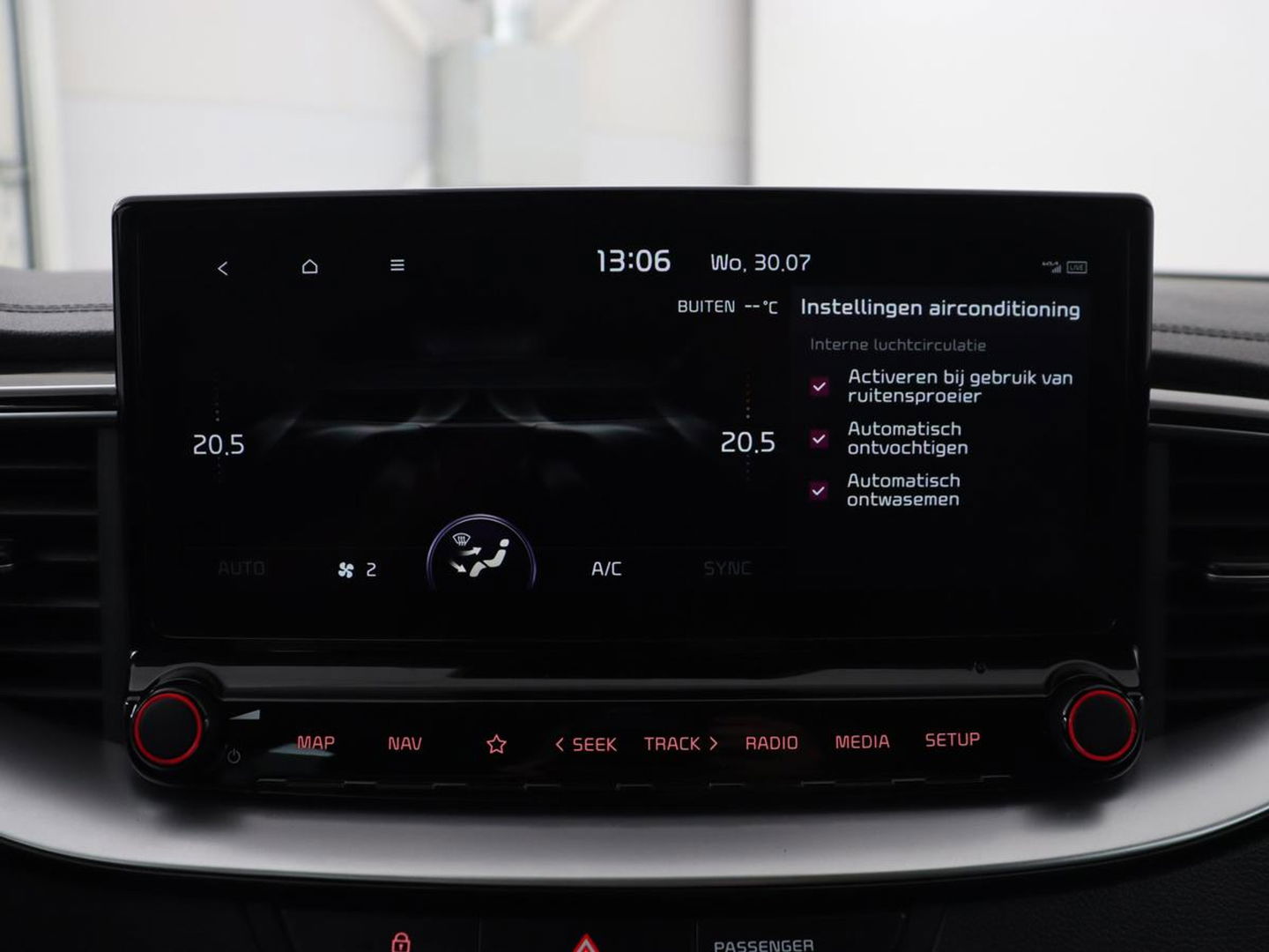 Kia Ceed 1.6 GDI PHEV DynamicPlusLine | Stoel & stuurverwarming | Adaptive cruise | Memory | Camera | Carplay | Full LED | Achterbankverwarming | Navigatie | Keyless