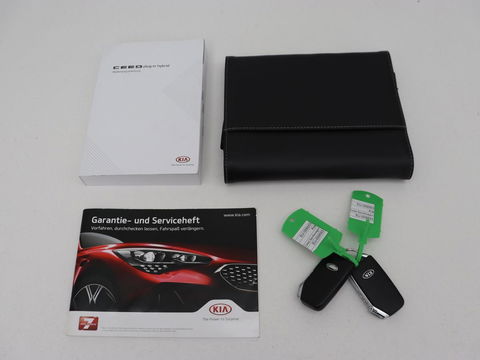 Kia Ceed 1.6 GDI PHEV DynamicPlusLine | Stoel & stuurverwarming | Adaptive cruise | Memory | Camera | Carplay | Full LED | Achterbankverwarming | Navigatie | Keyless
