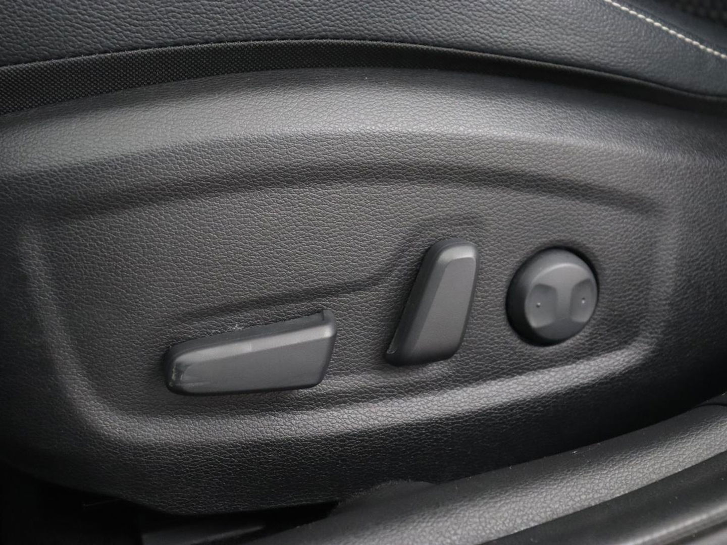 Kia Ceed 1.6 GDI PHEV DynamicPlusLine | Stoel & stuurverwarming | Adaptive cruise | Memory | Camera | Carplay | Full LED | Achterbankverwarming | Navigatie | Keyless